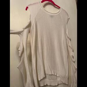 Chic and Comfortable Open Sleeve White Sweater - Perfect for Any Occasion